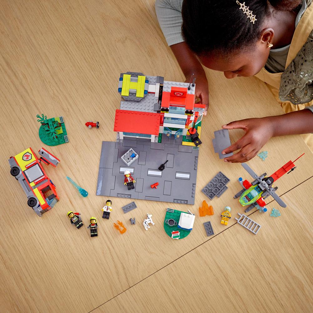 LEGO® City 60320 Hasičská stanice - poškozený box