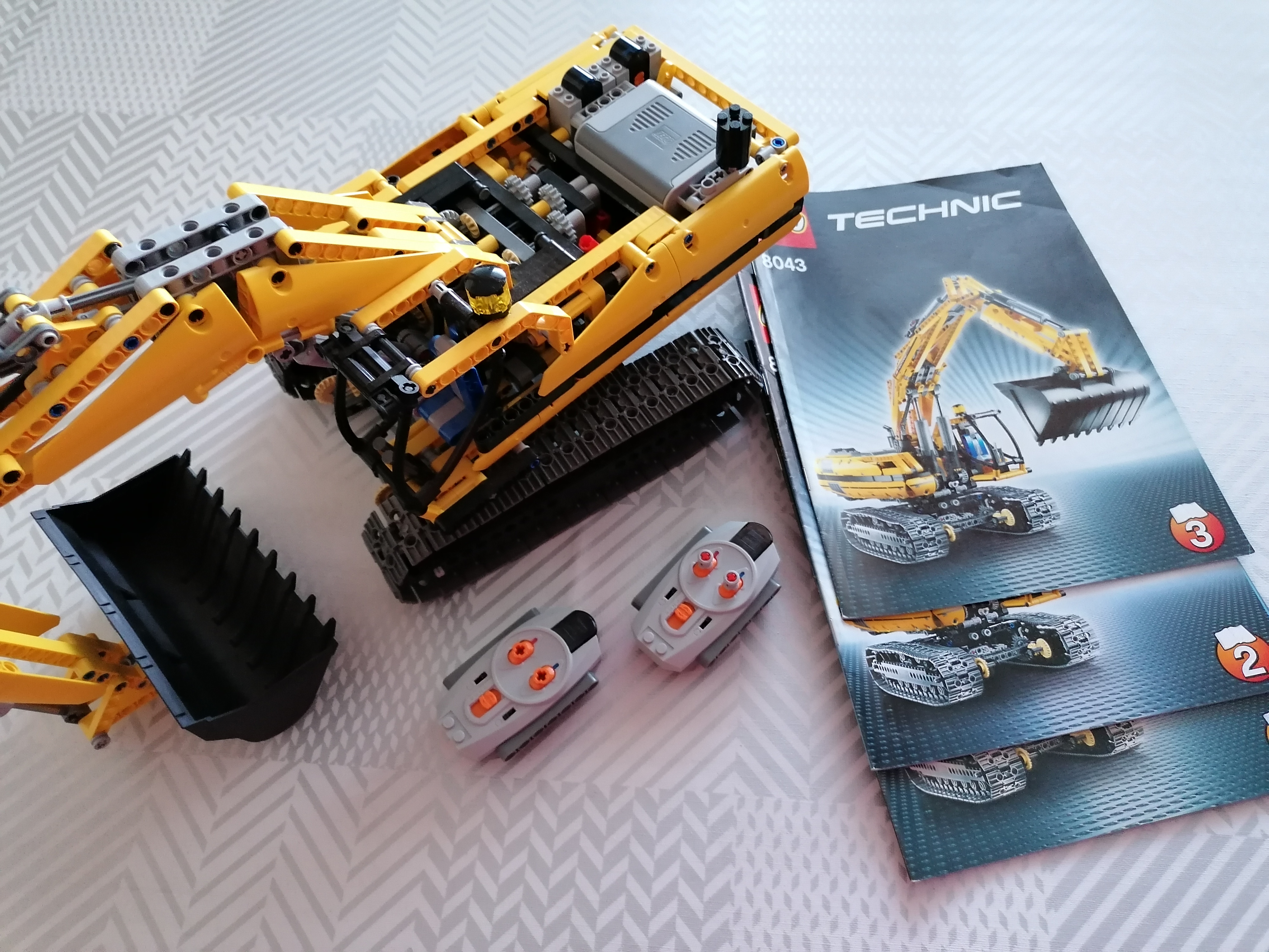 Lego Technic 8043 postavené s návodem