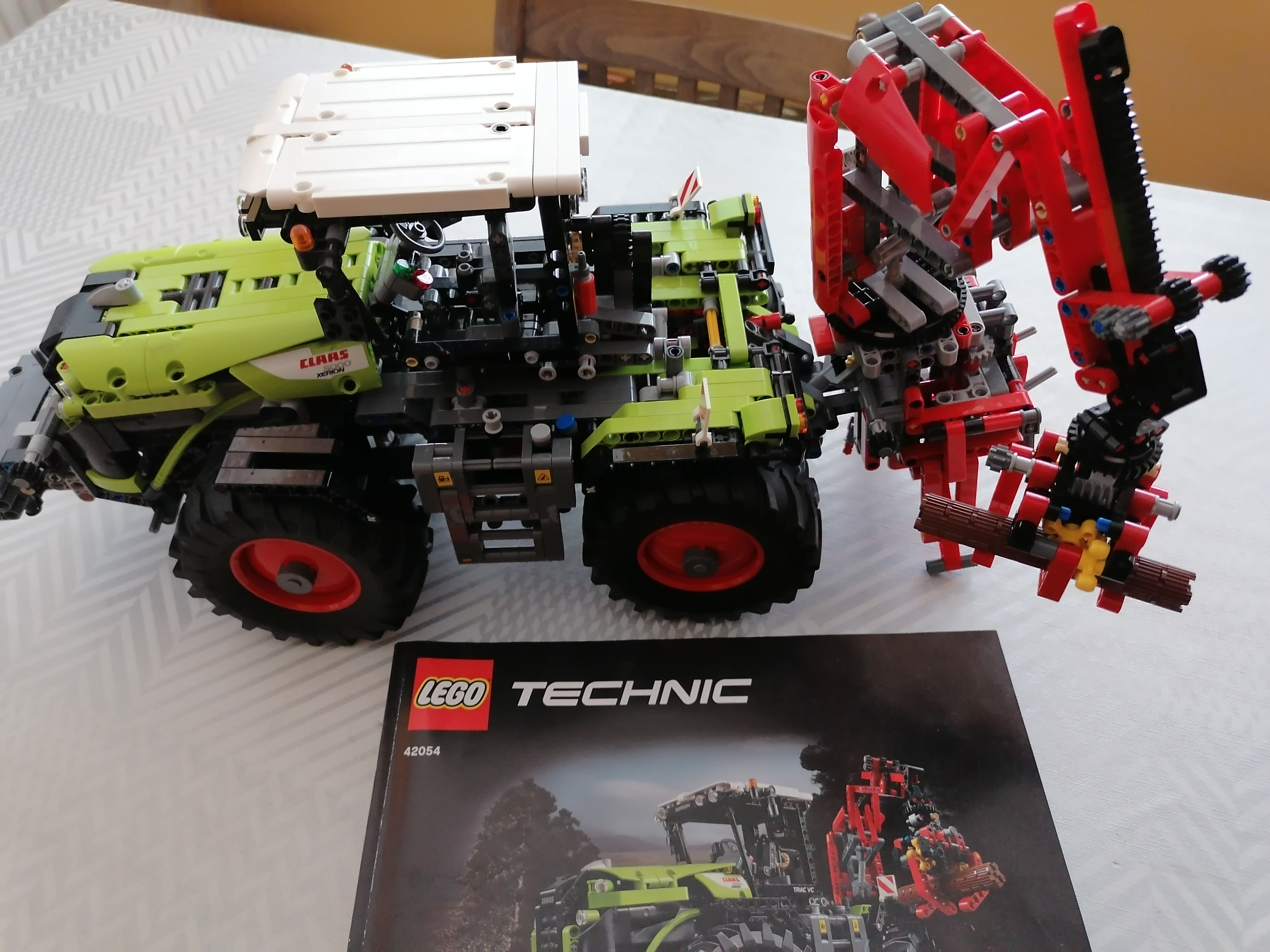 LEGO 42054 TECHNIC CLASS XERION 5000 TRAC VC - složený, použitý