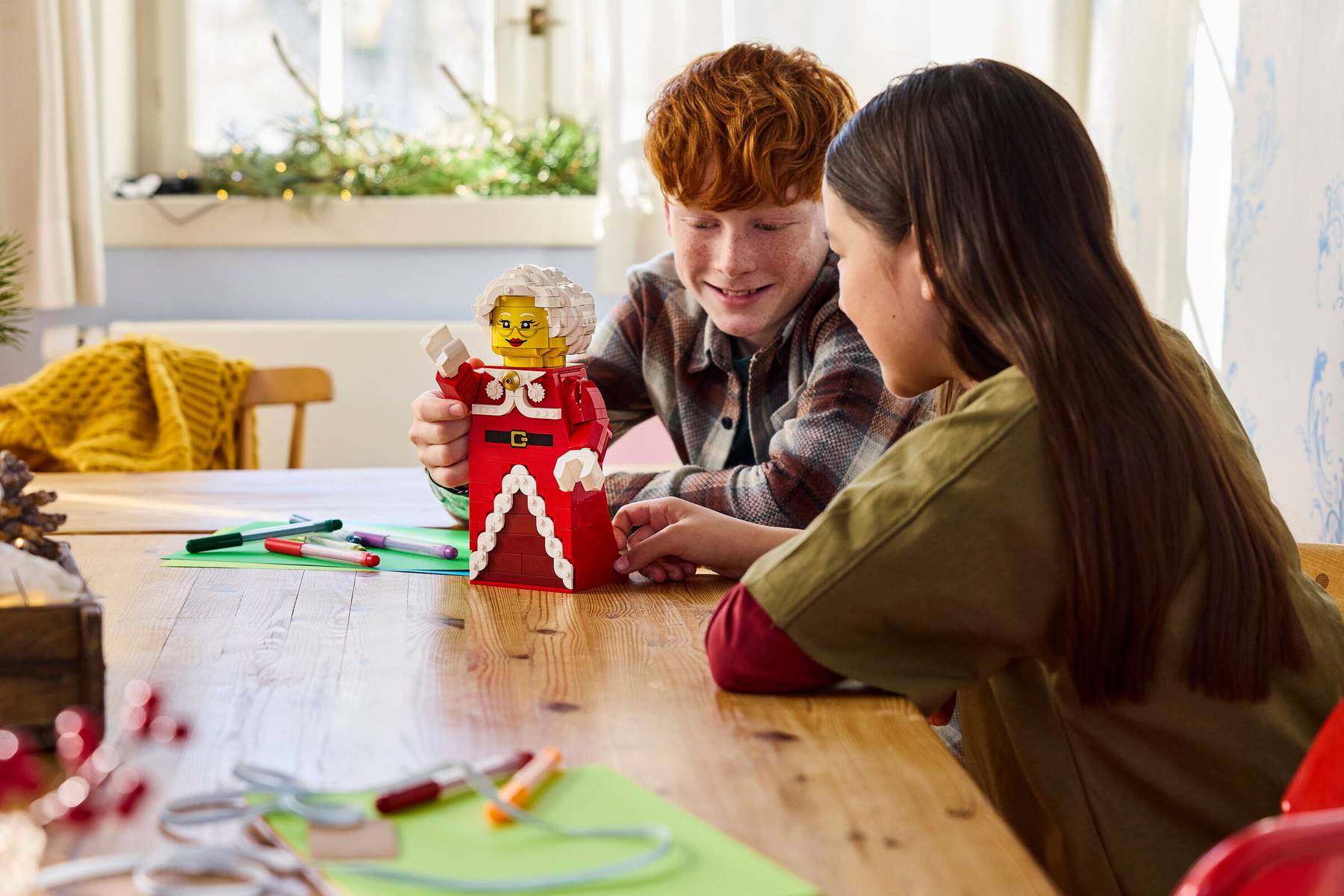 LEGO® 40875 Zvětšená minifigurka paní Clausové