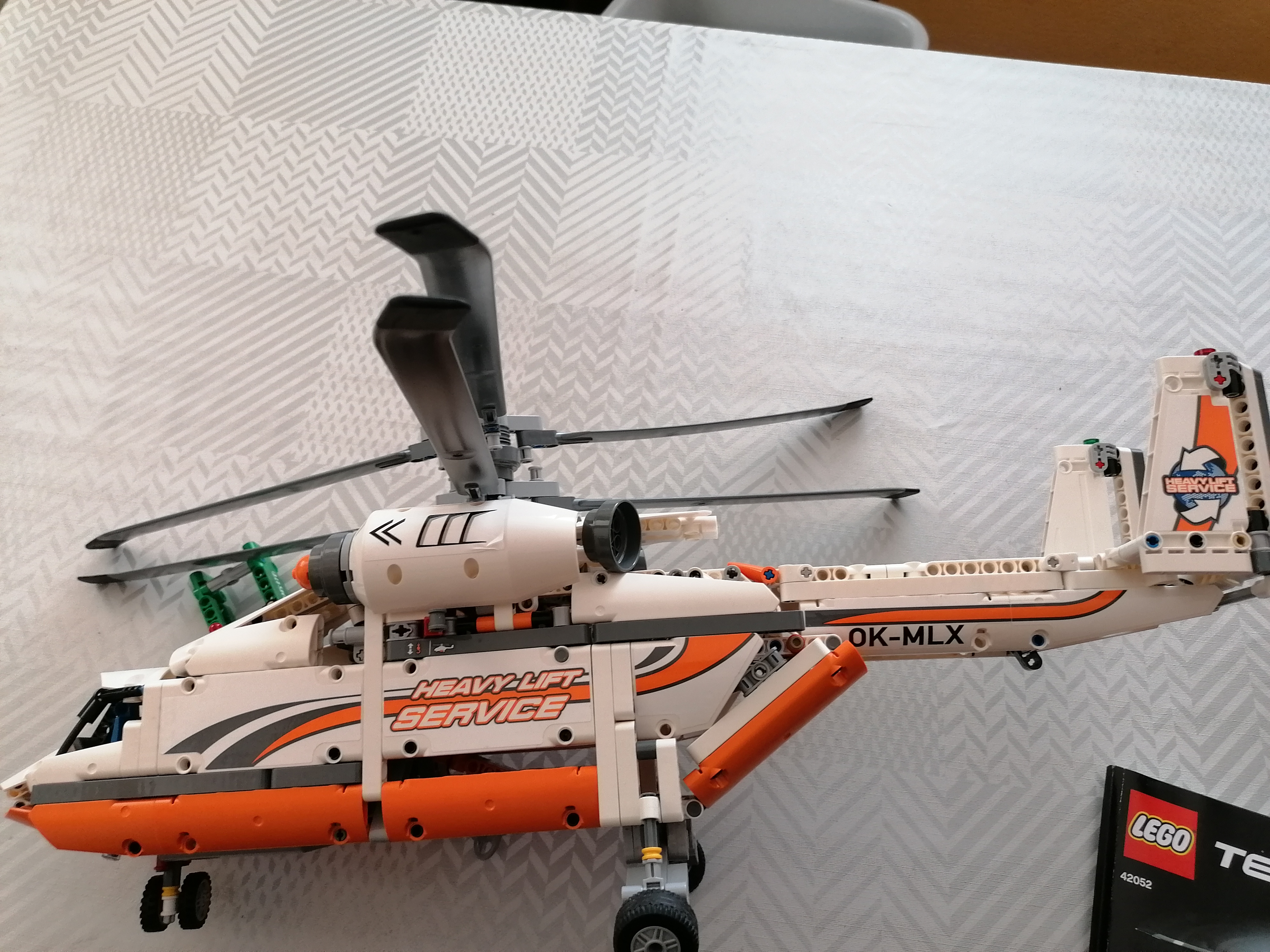 LEGO 42052 TECHNIC Helikoptéra pro těžké náklady- postavený bez boxu