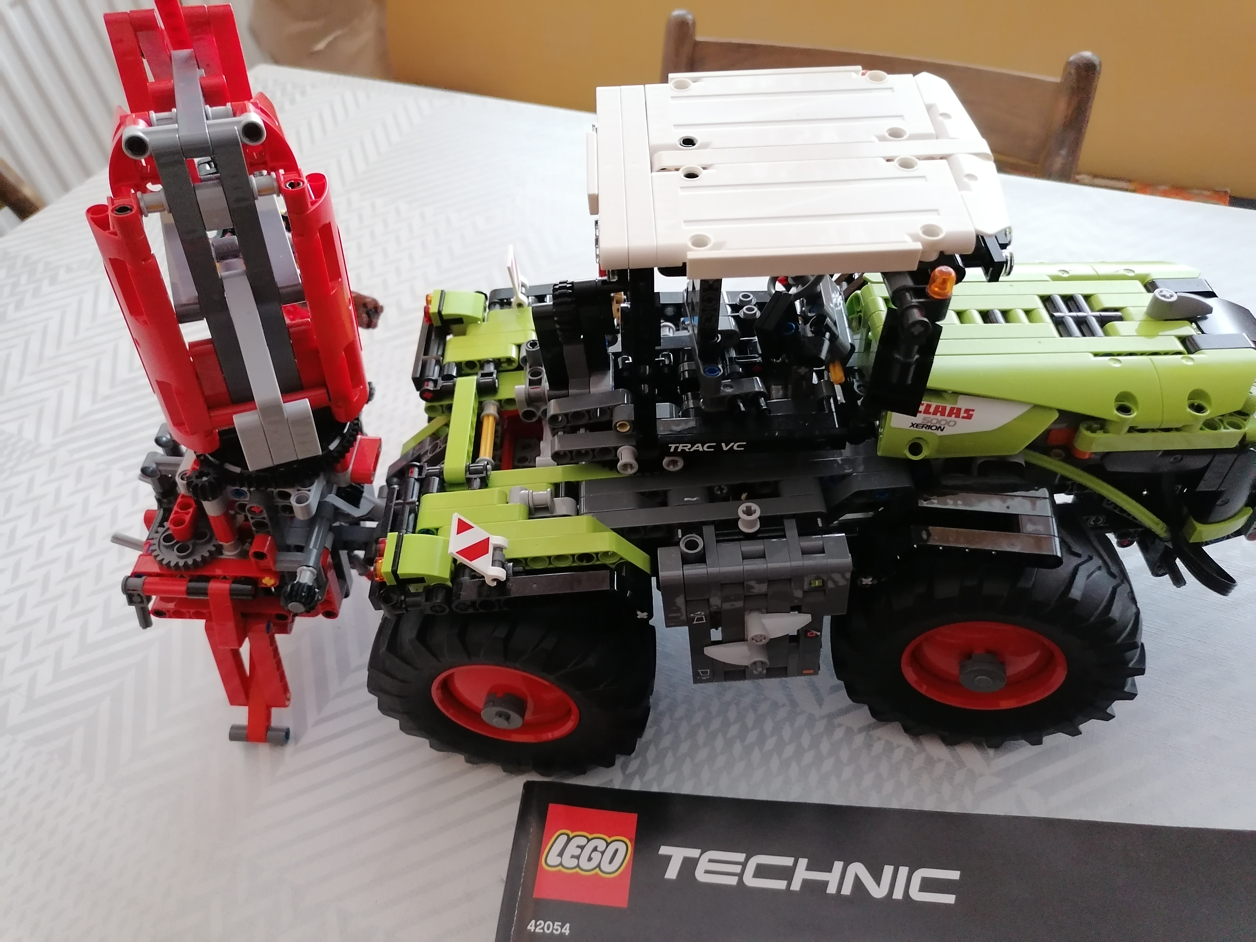 LEGO 42054 TECHNIC CLASS XERION 5000 TRAC VC - složený, použitý