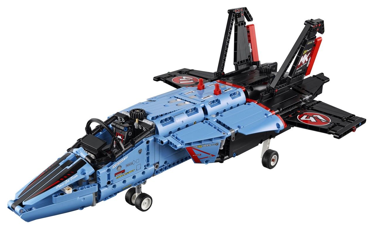 LEGO® Technic 42066, Závodní stíhacka