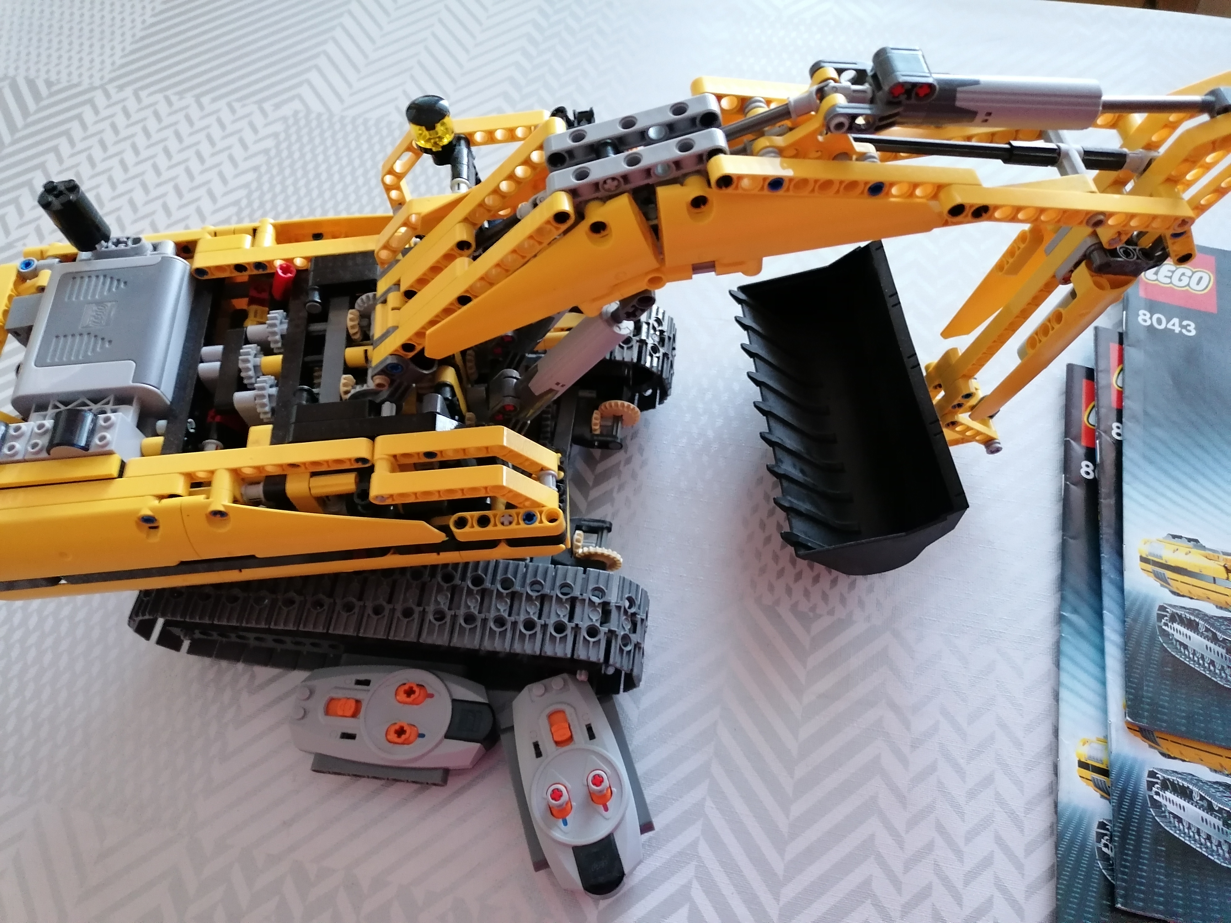 Lego Technic 8043 postavené s návodem