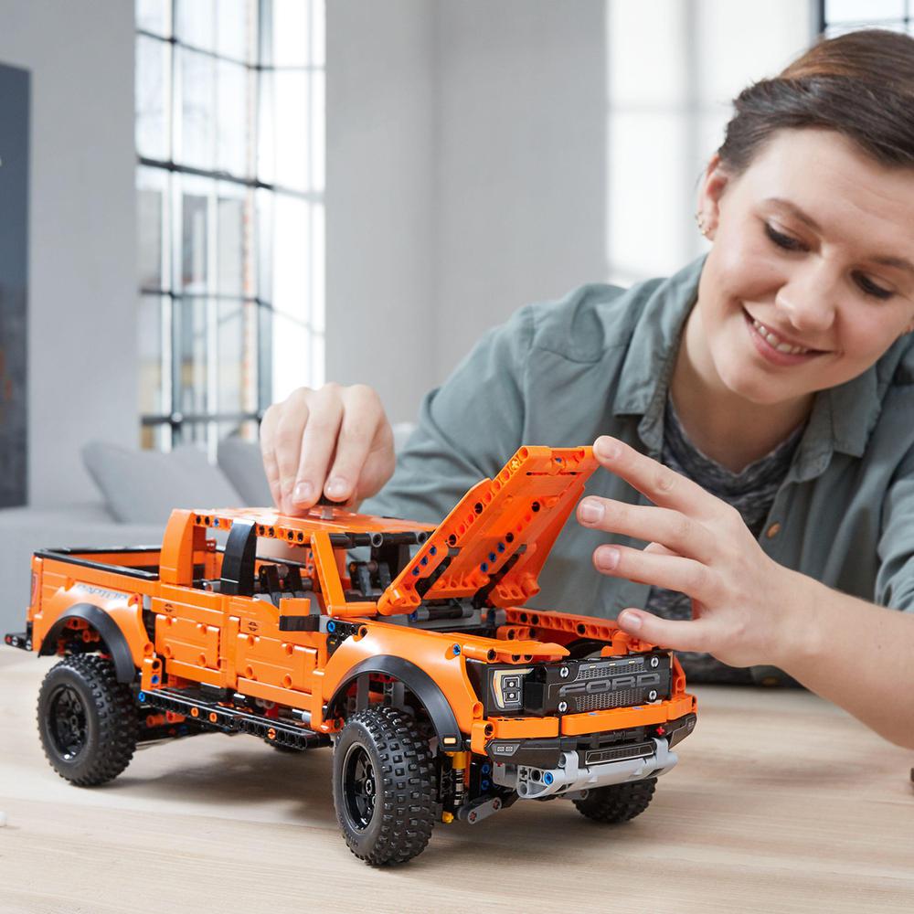 LEGO® TECHNIC 42126 Ford® F-150 Raptor