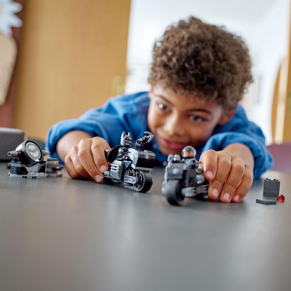 LEGO® DC Batman™ 76179 Honička na motorce Batmana a Seliny Kyle
