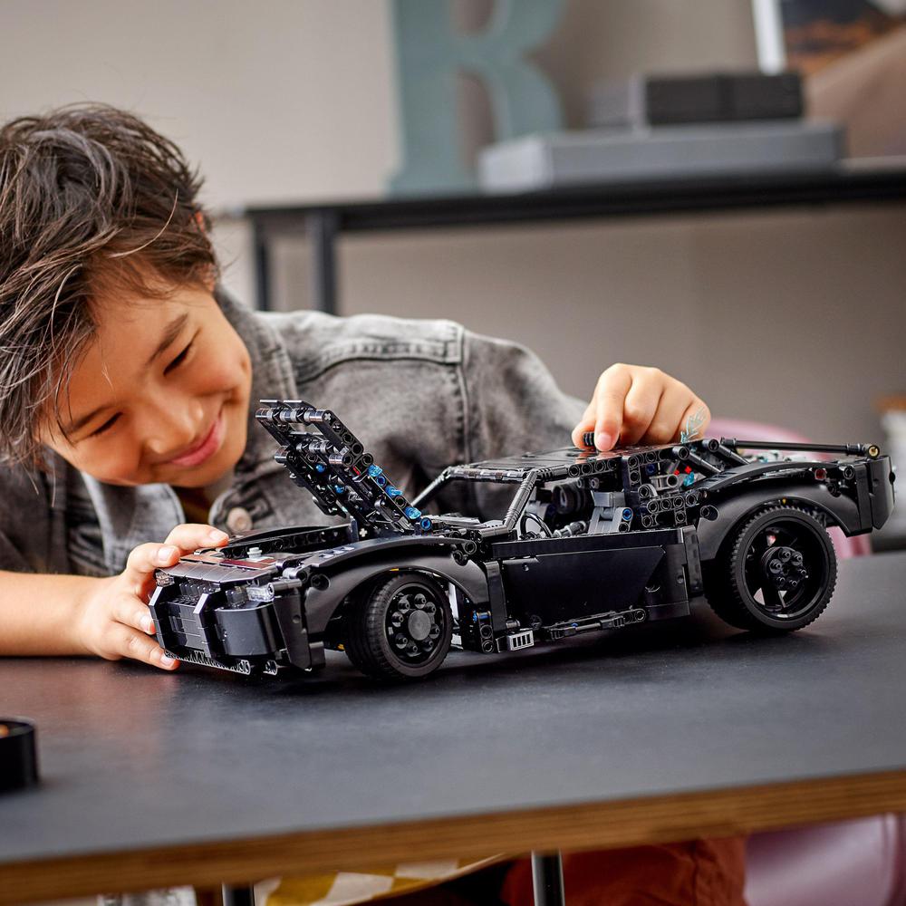 LEGO® TECHNIC 42127 Batman Batmobil