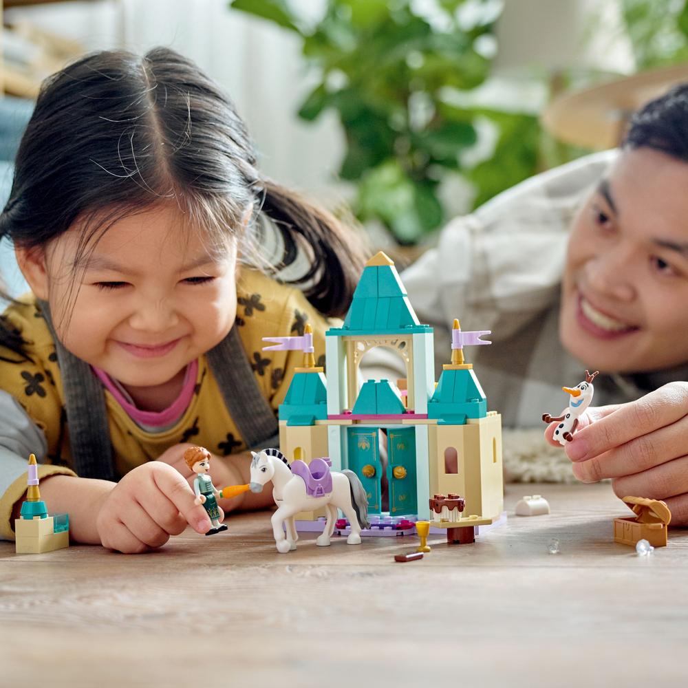 LEGO® Disney 43204 Zábava na zámku s Annou a Olafem