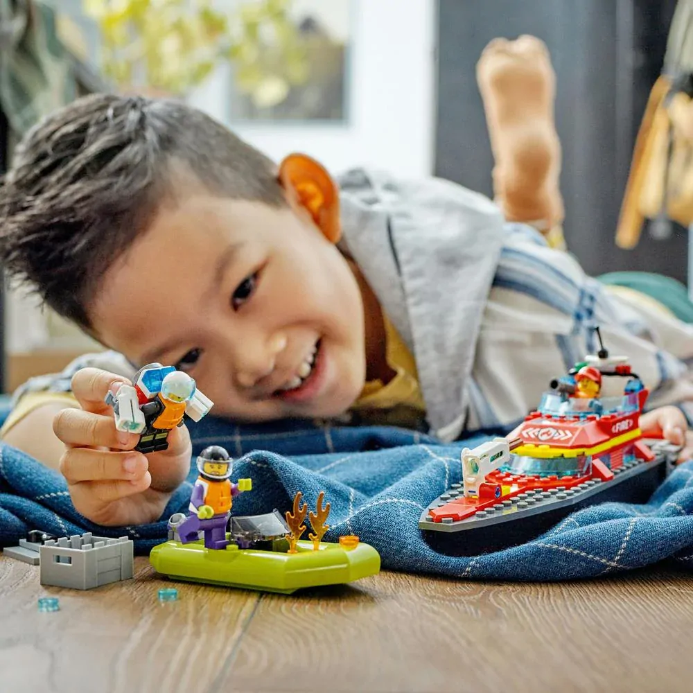 LEGO® CITY 60373 Hasičská záchranná loď a člun