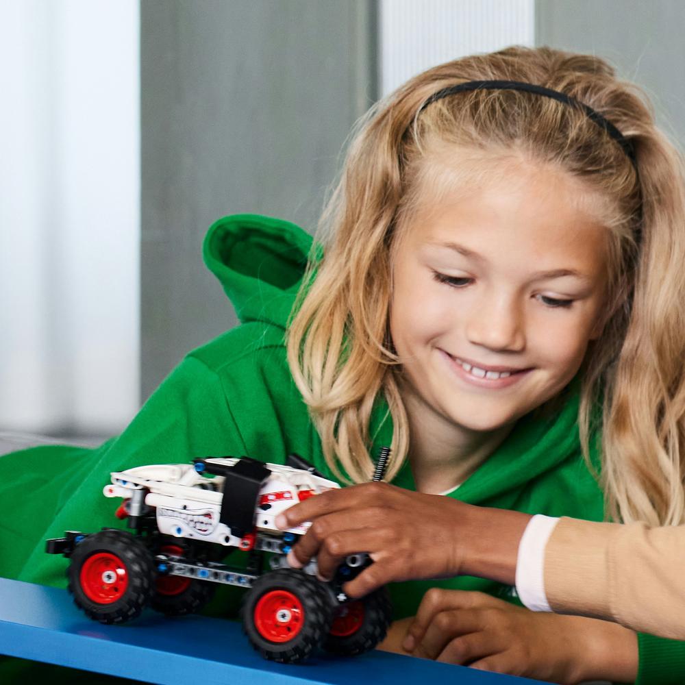 LEGO® TECHNIC 42150 Monster Jam™ Monster Mutt™ Dalmatin