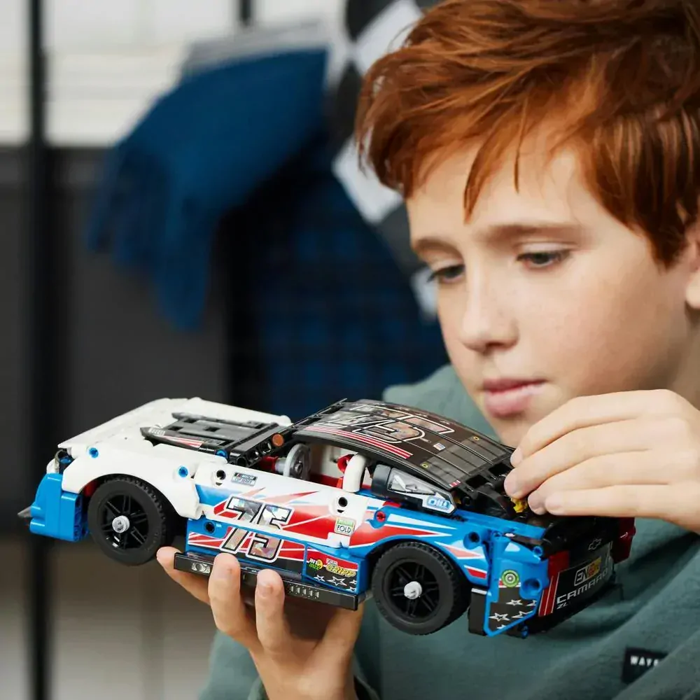 LEGO® TECHNIC 42153 NASCAR® Next Gen Chevrolet Camaro ZL1
