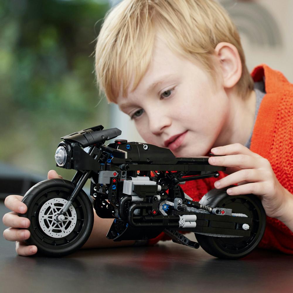LEGO® TECHNIC 42155 THE BATMAN – BATCYCLE™