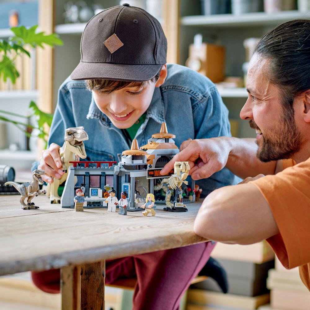 LEGO® Jurassic World™ 76961 Návštěvnické centrum Útok T-Rexe a Raptora