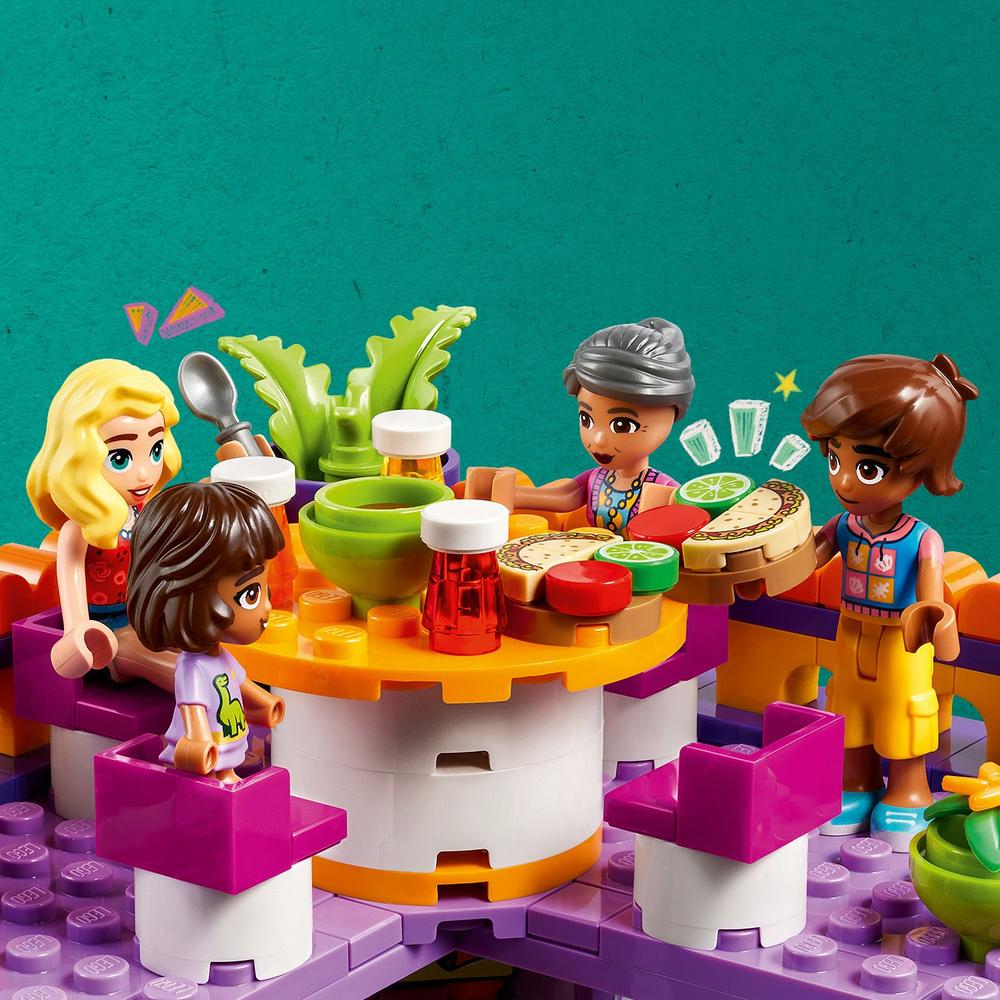 LEGO® Friends 41747 Komunitní kuchyně v městečku Heartlake