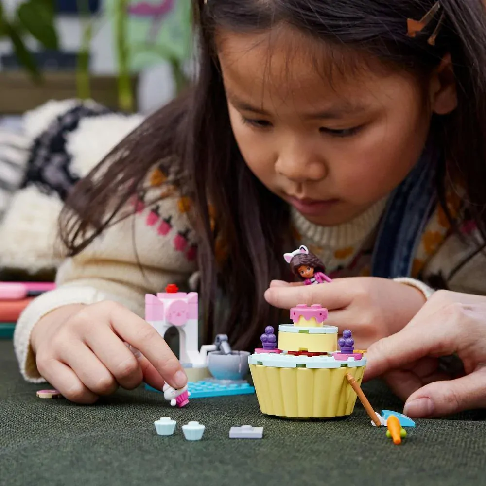 LEGO® Gabby's Dollhouse™ 10785 Zábavné pečení s Dortětem