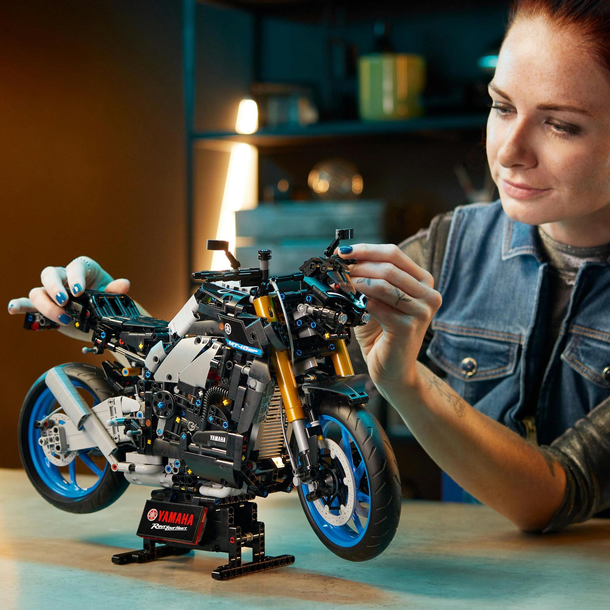 LEGO® TECHNIC 42159 Yamaha MT-10 SP