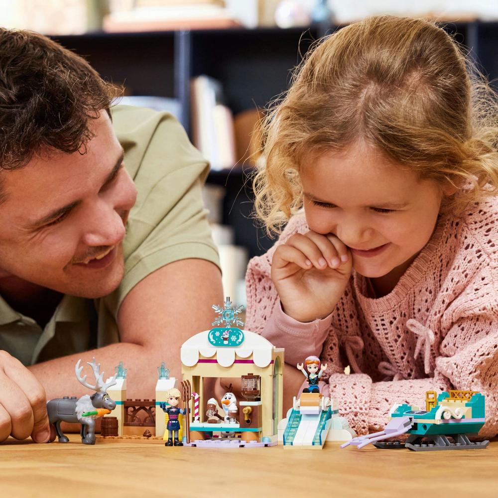 LEGO® ǀ Disney 43256 Anna a dobrodružství na saních