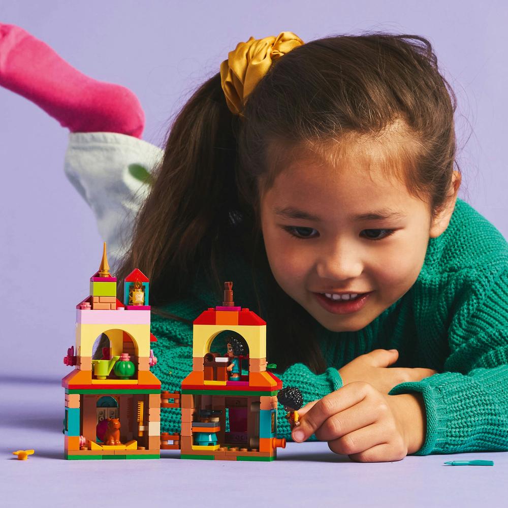 LEGO® ǀ Disney 43261 Miniaturní domeček z filmu Encanto