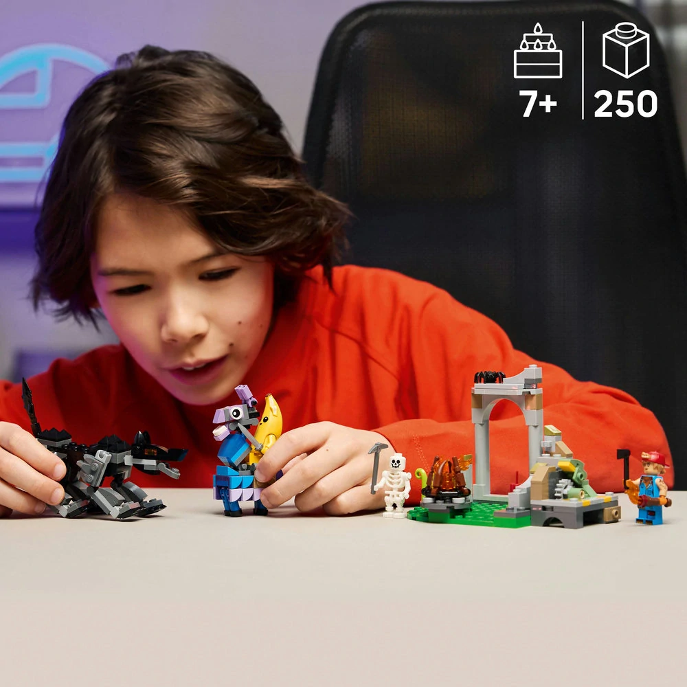 LEGO® Fortnite® 77075 Peely a Sparkplug a jejich tábořiště