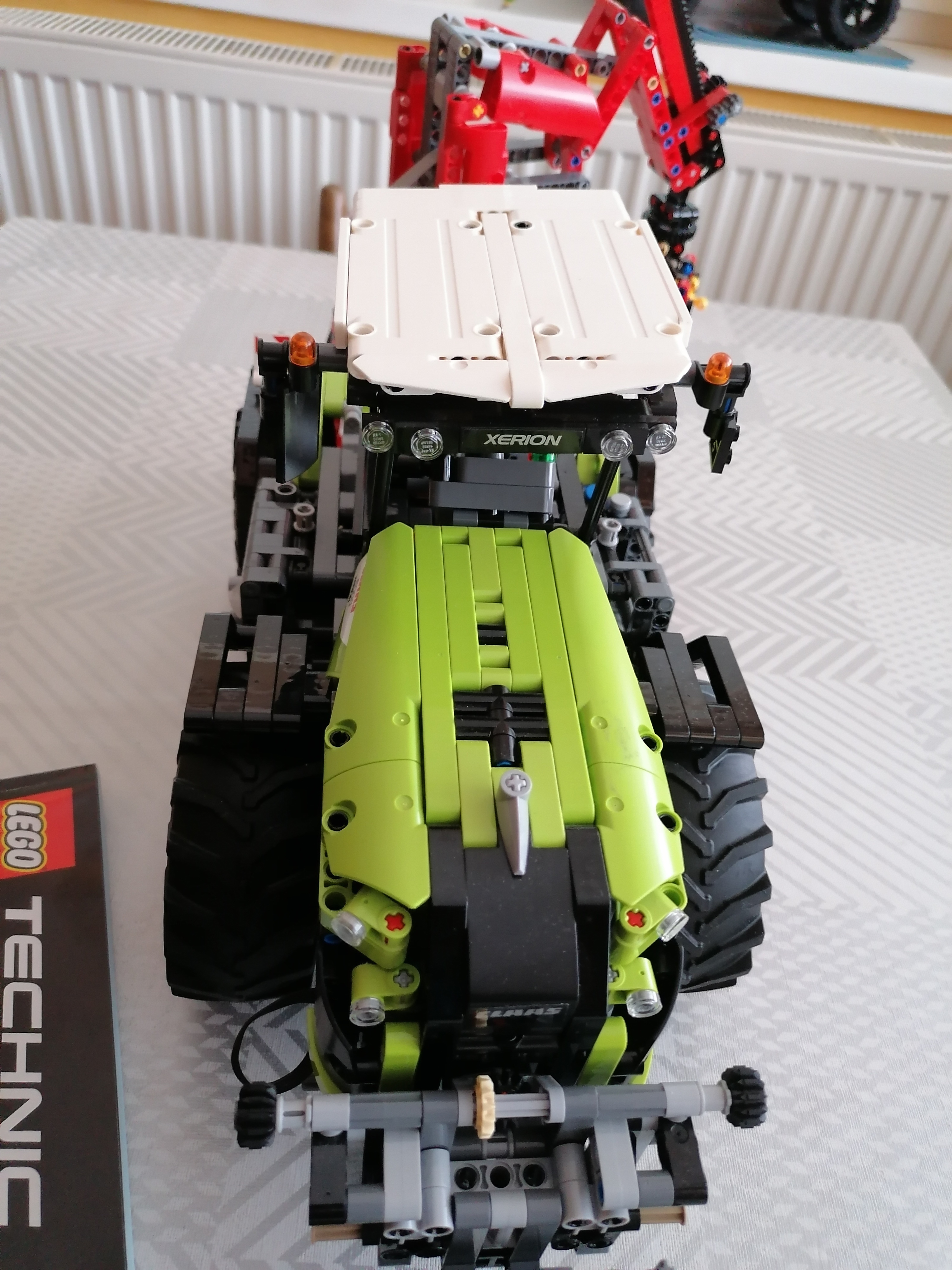 LEGO 42054 TECHNIC CLASS XERION 5000 TRAC VC - složený, použitý