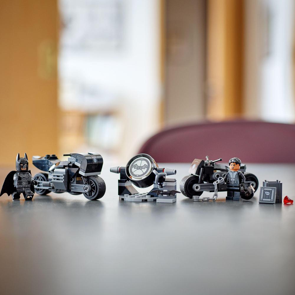 LEGO® DC Batman™ 76179 Honička na motorce Batmana a Seliny Kyle