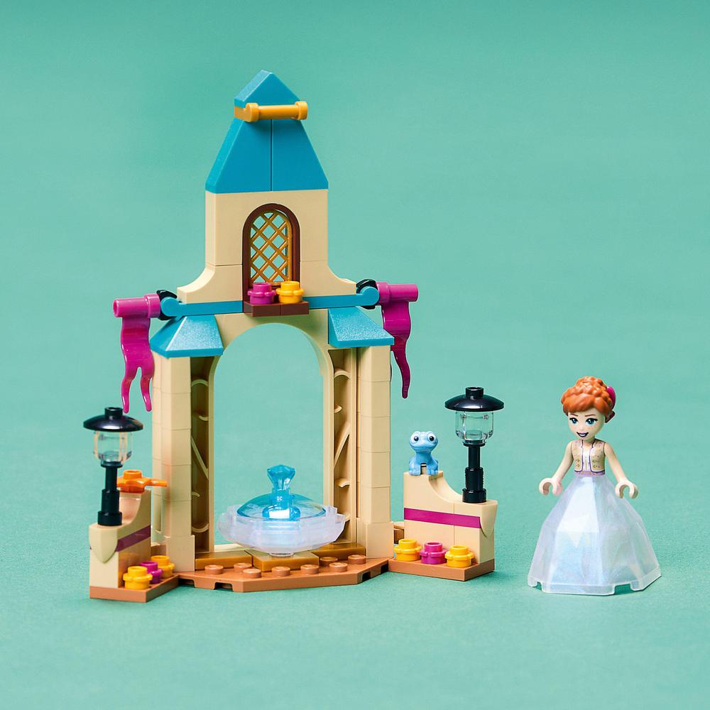 LEGO® Disney 43198 Anna a zámecké nádvoří