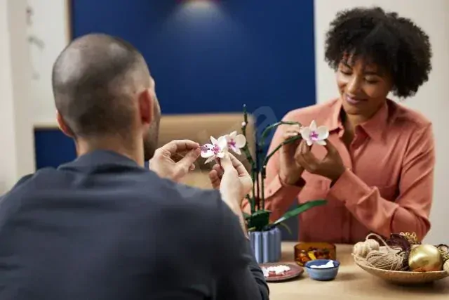 LEGO® ICONS 10311 Orchidej