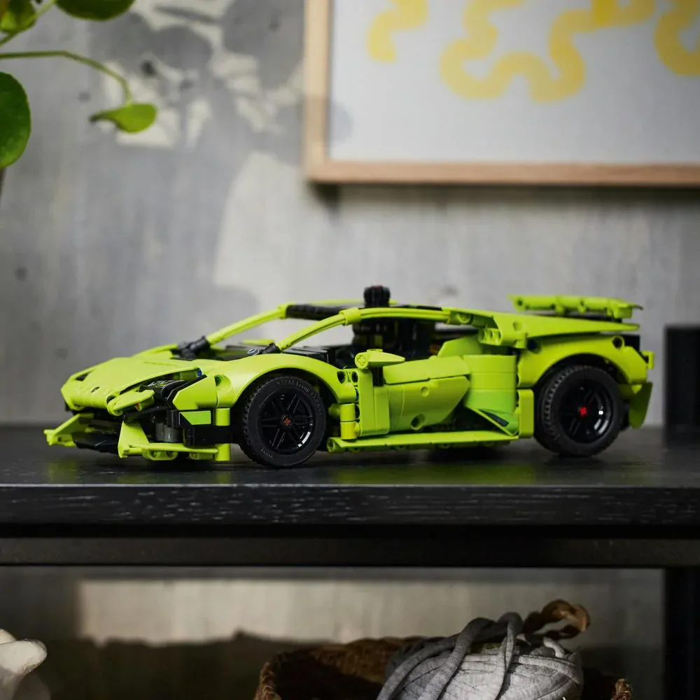 LEGO® TECHNIC 42161 Lamborghini Huracán Tecnica