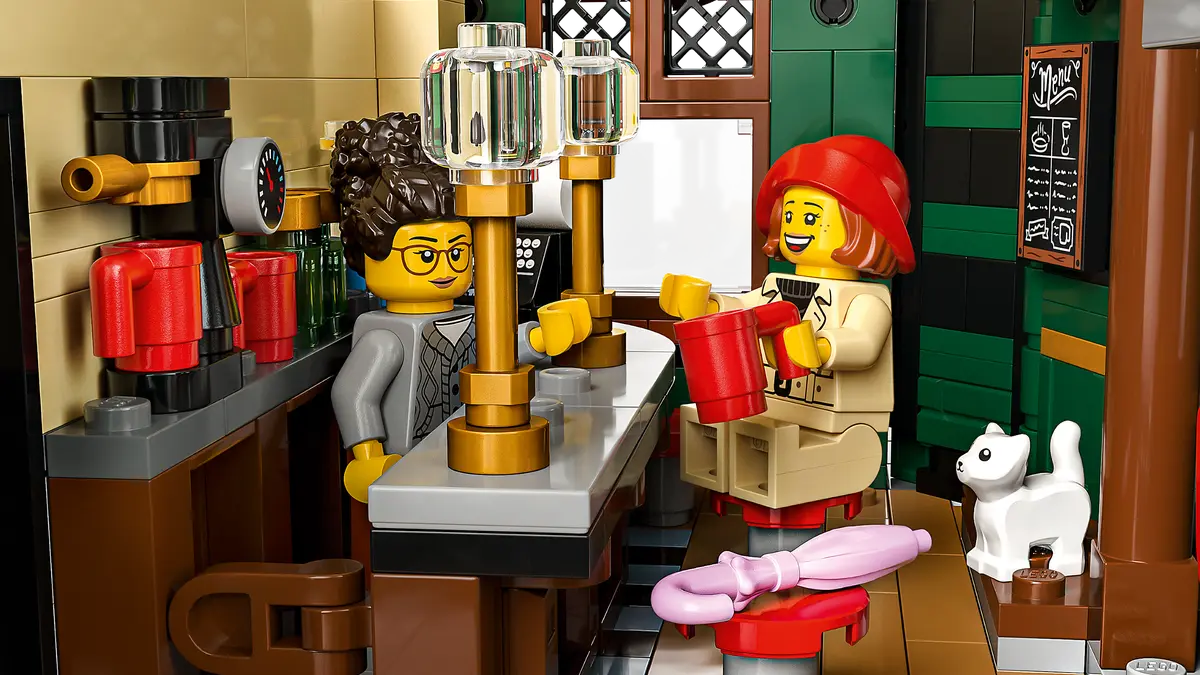 LEGO® Icons 10350 Dům na rohu v tudorovském stylu