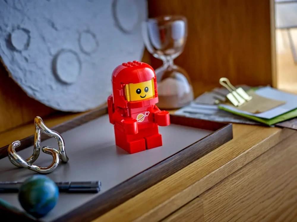 LEGO® 40767 Zvětšený malý astronaut
