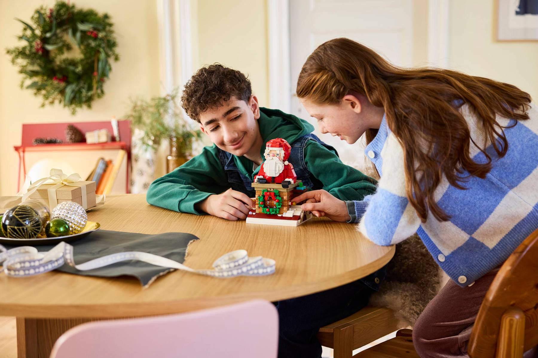 LEGO® 40874 Santa Claus a odpočet do svátků