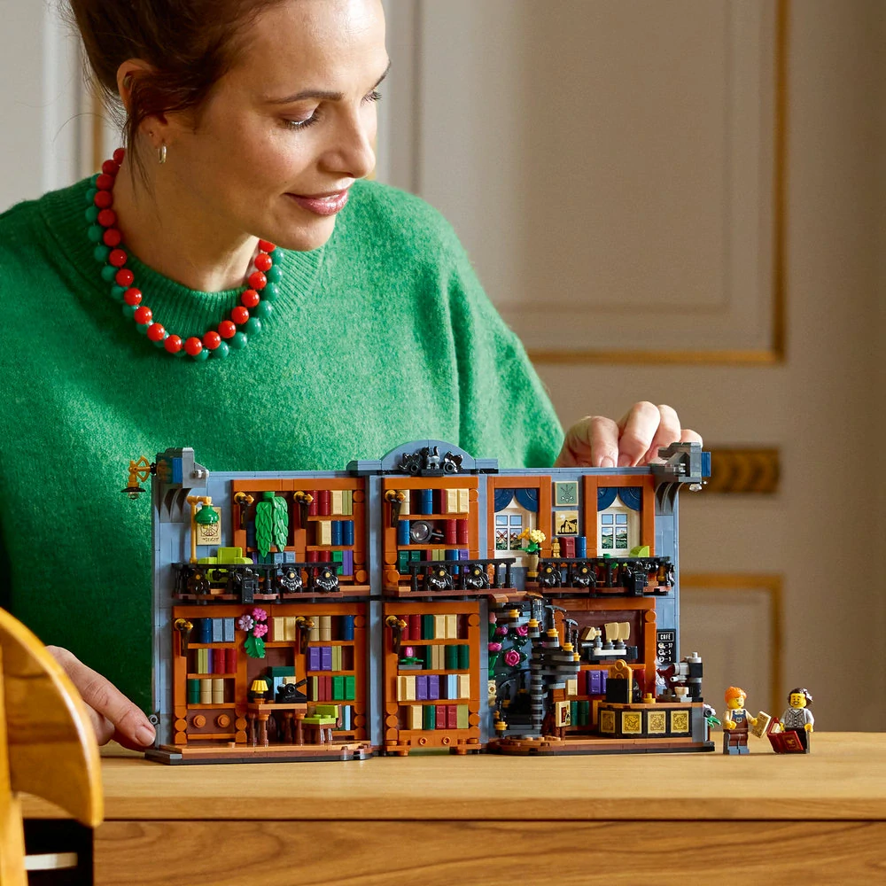 LEGO® Icons 11379 Knižní zarážka: Knihkupectví