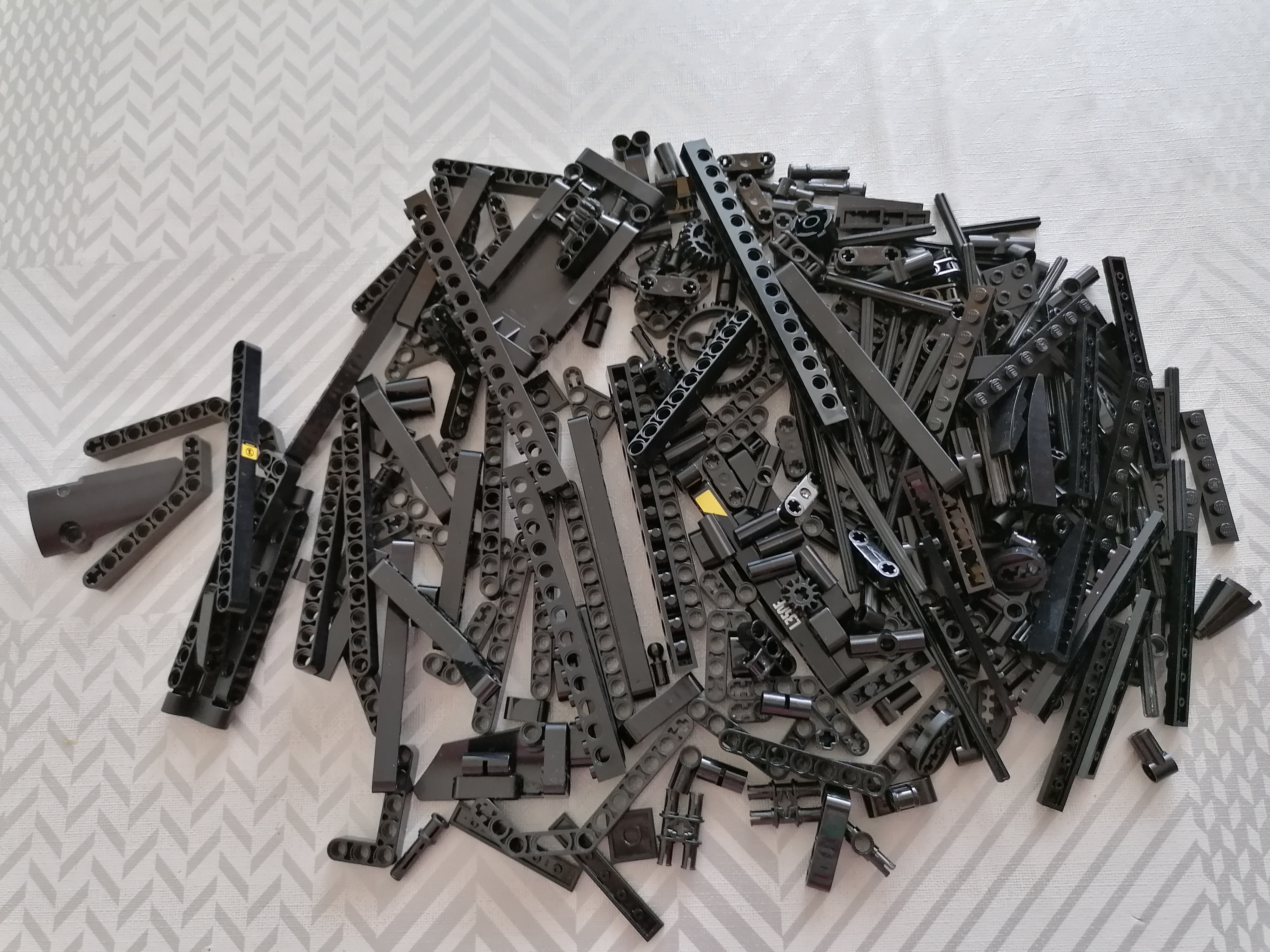 LEGO TECHNIC 42030 VOLVO L350F Kolový nakladač na dálkové ovládání - rozebraný, použitý