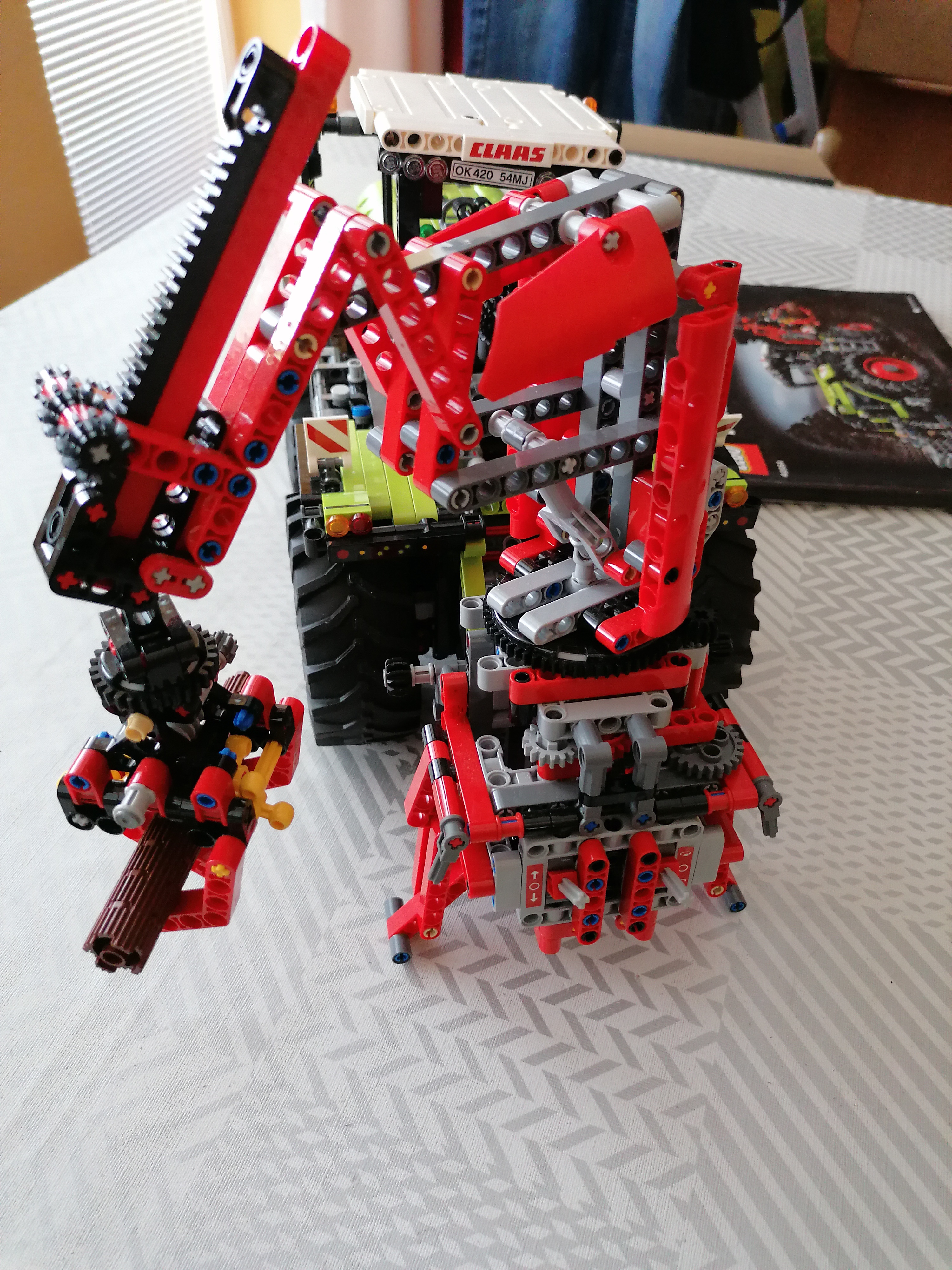 LEGO 42054 TECHNIC CLASS XERION 5000 TRAC VC - složený, použitý