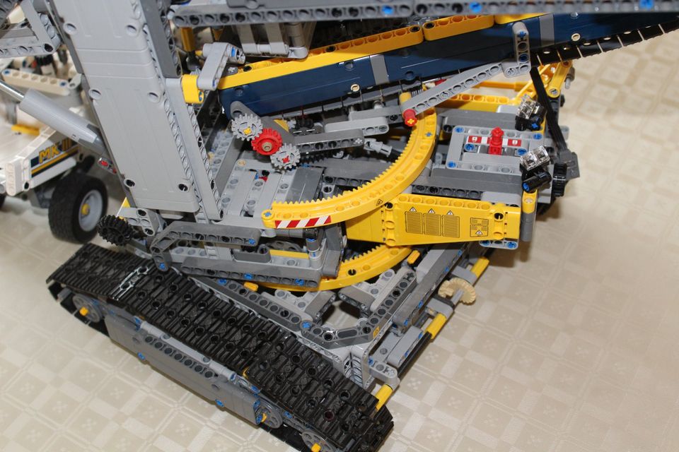 LEGO 42055 TECHNIC Těžební rypadlo - použité postavené