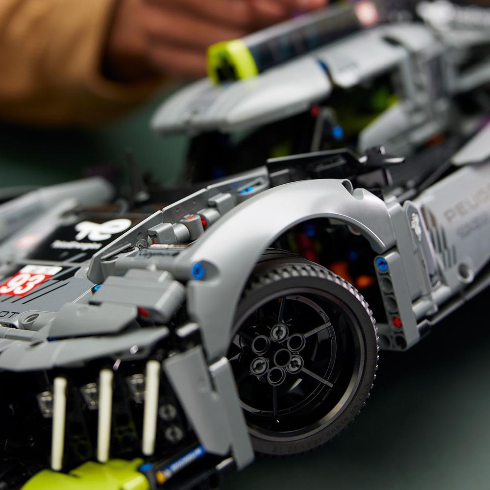 LEGO® TECHNIC 42156 PEUGEOT 9X8 24H Le Mans Hybrid Hypercar