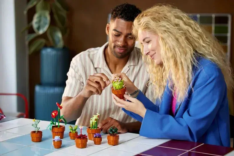 LEGO® Icons 10329 Miniaturní rostliny