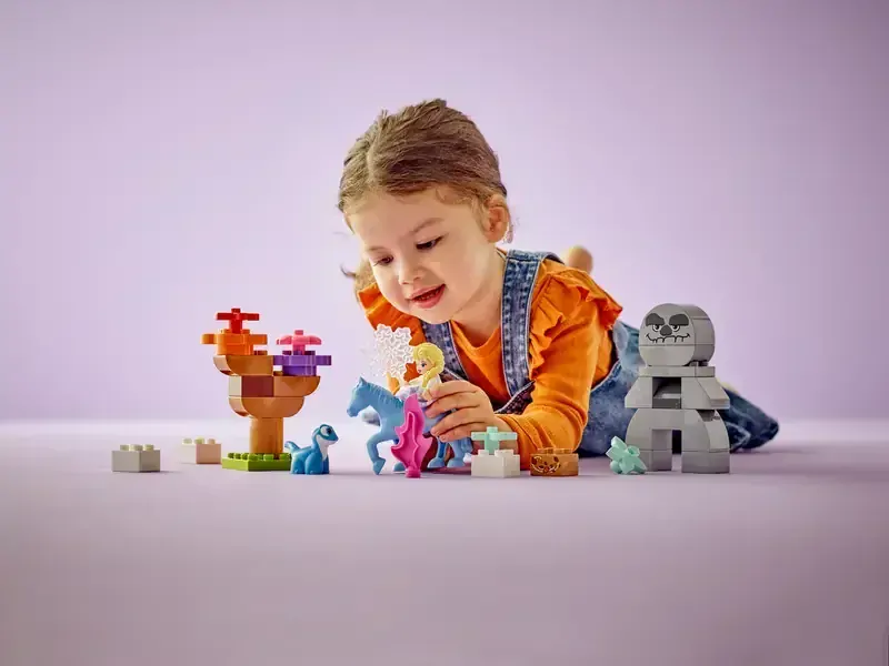 LEGO® DUPLO® 10418 Elsa a Bruni v začarovaném lese