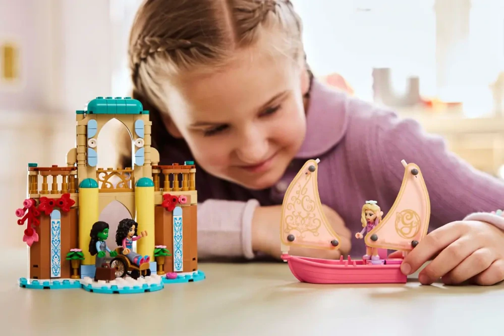 LEGO® Wicked 75681 Glinda, Elphaba a Nessarose na Shiz univerzitě
