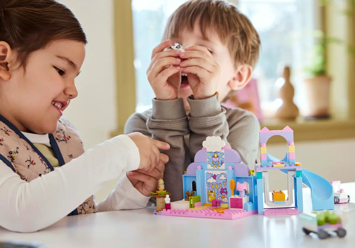 LEGO® Gabby’s Dollhouse 10796 Gábi a kočičí jesličky