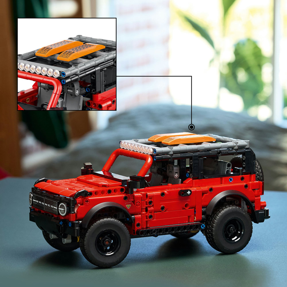 Stavebnice LEGO® Technic 42213 SUV Ford Bronco®