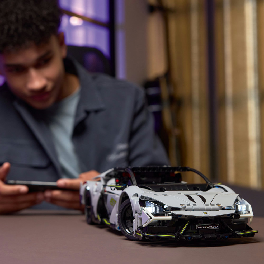 Stavebnice LEGO® Technic 42214 Lamborghini Revuelto