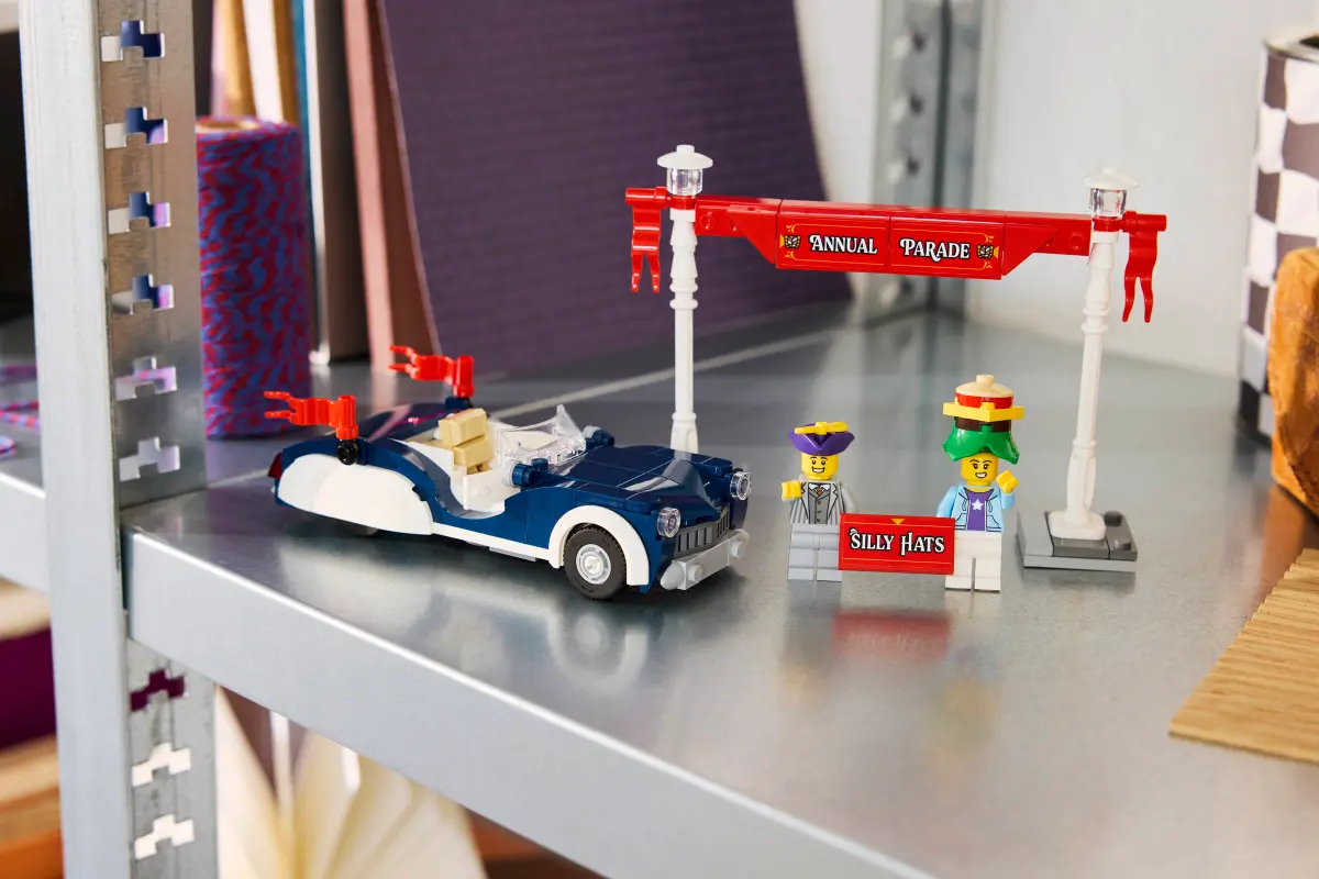 LEGO® ICONS 40913 Veterán na přehlídce