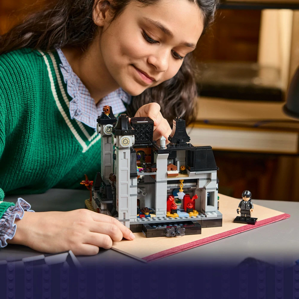 LEGO® WEDNESDAY 76788 Akademie Nevermore