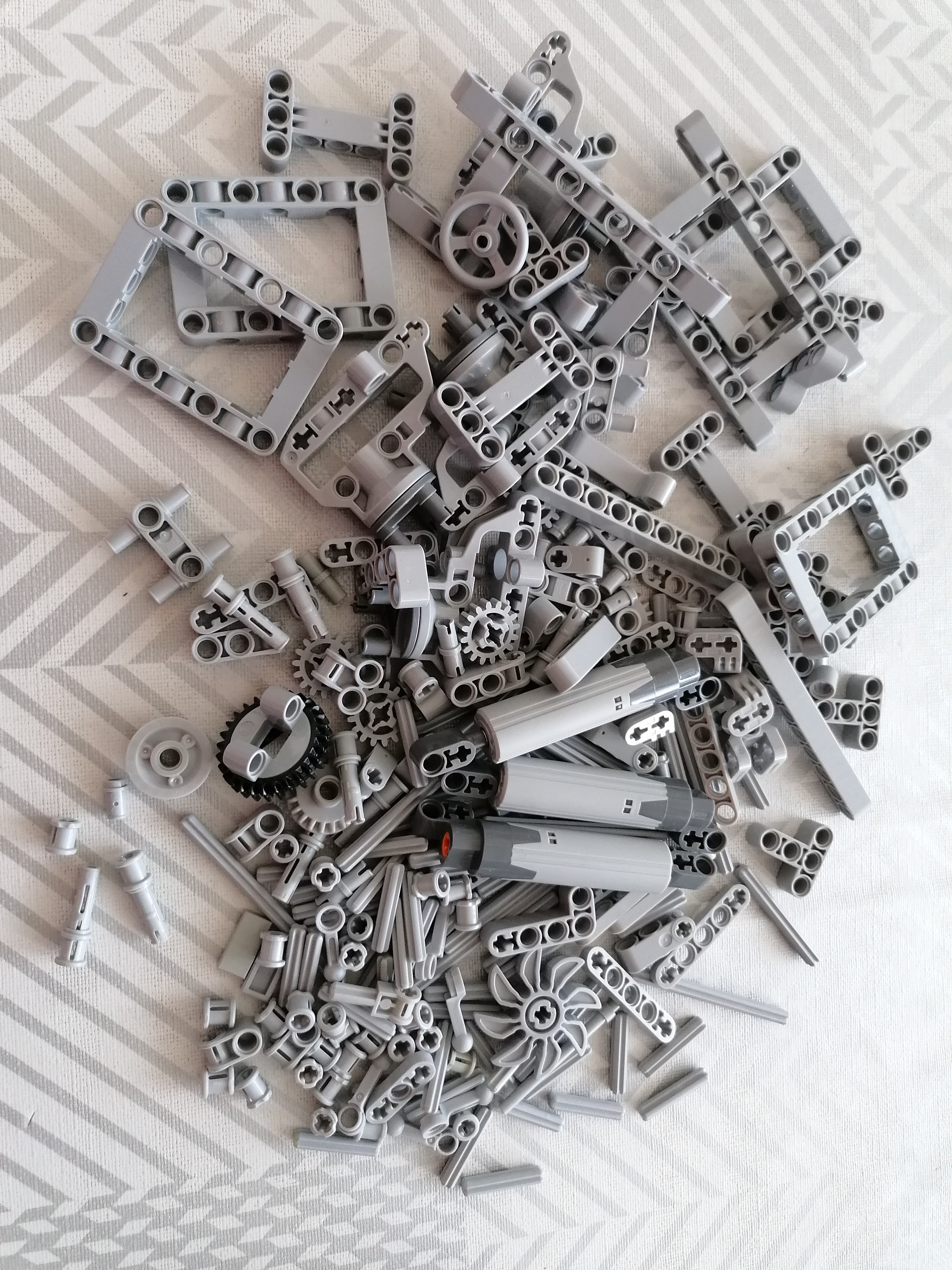 LEGO TECHNIC 42030 VOLVO L350F Kolový nakladač na dálkové ovládání - rozebraný, použitý