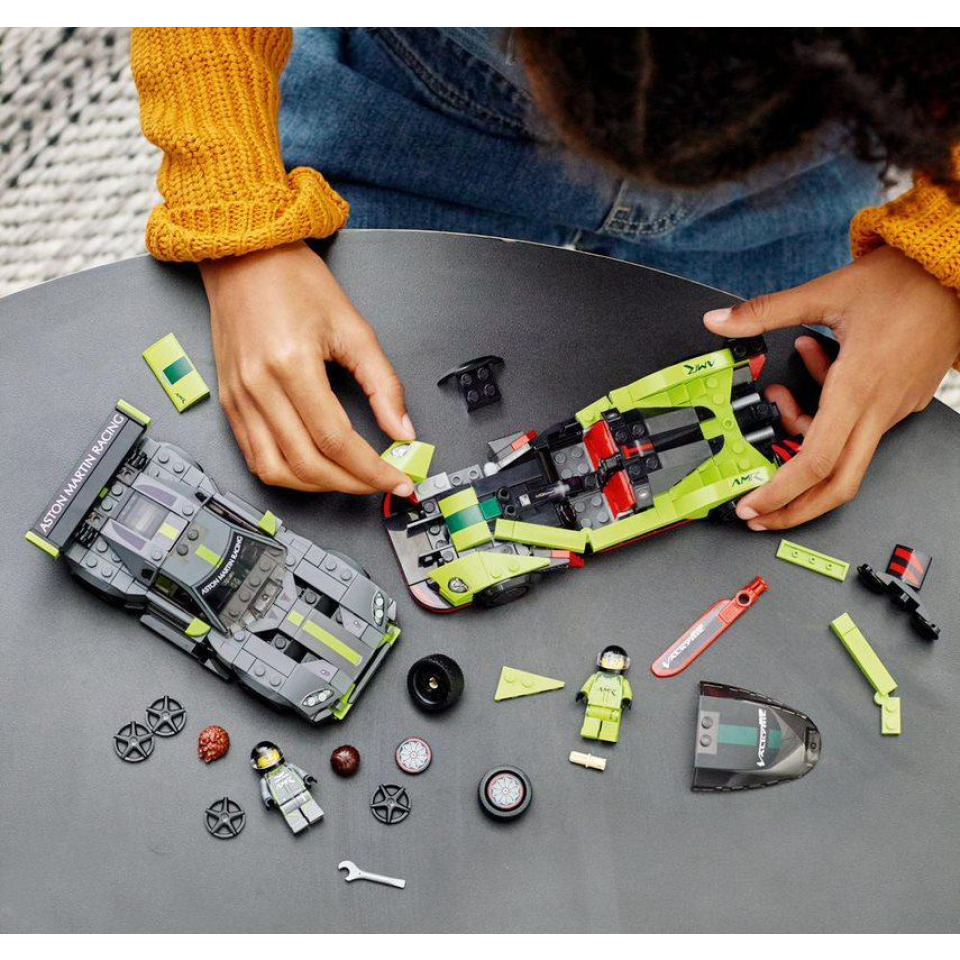 LEGO® Speed Champions 76910 Aston Martin Valkyrie AMR Pro a Aston Martin Vantage GT3