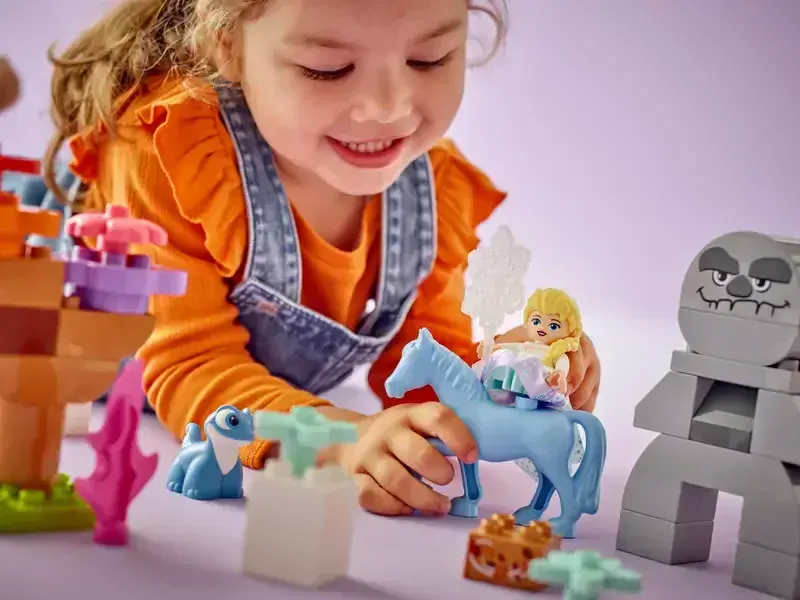 LEGO® DUPLO® 10418 Elsa a Bruni v začarovaném lese