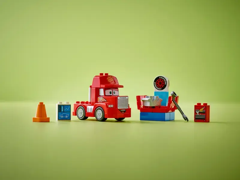 LEGO® DUPLO 10417 Mack na závodech