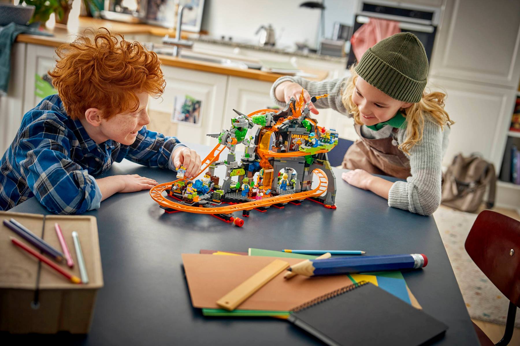 LEGO® 60501 CITY Zábavní park Lava Land s horskou dráhou