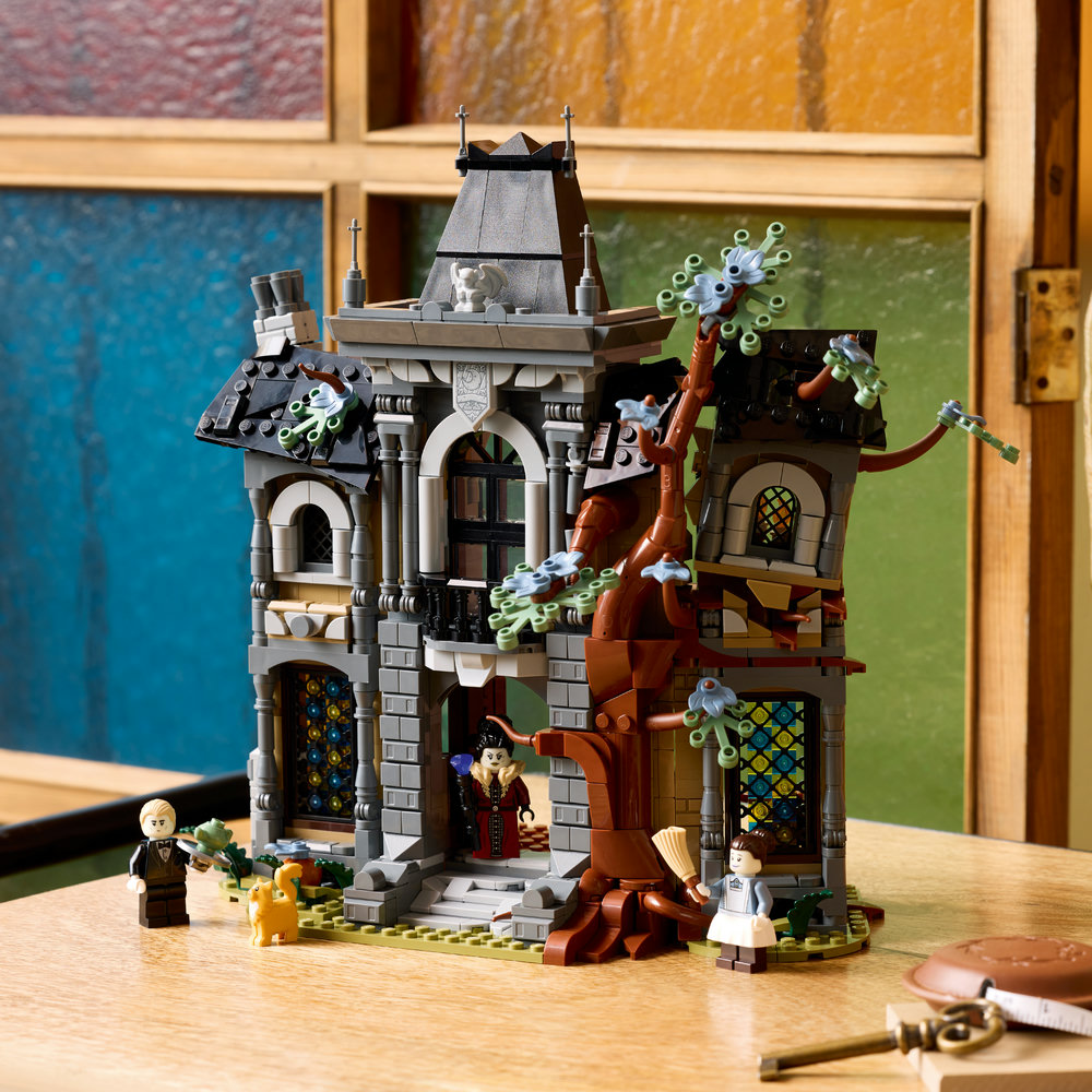 LEGO® Icons 11383 Sídlo starostky LEGO® Icons 11383 Sídlo starostky